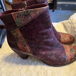 L'ARTISTE BORDEAUX WATERLILY BOOTS SIZE 42